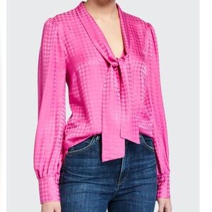 Verónica Beard Nicky top - pink houndstooth silk top with neck tie